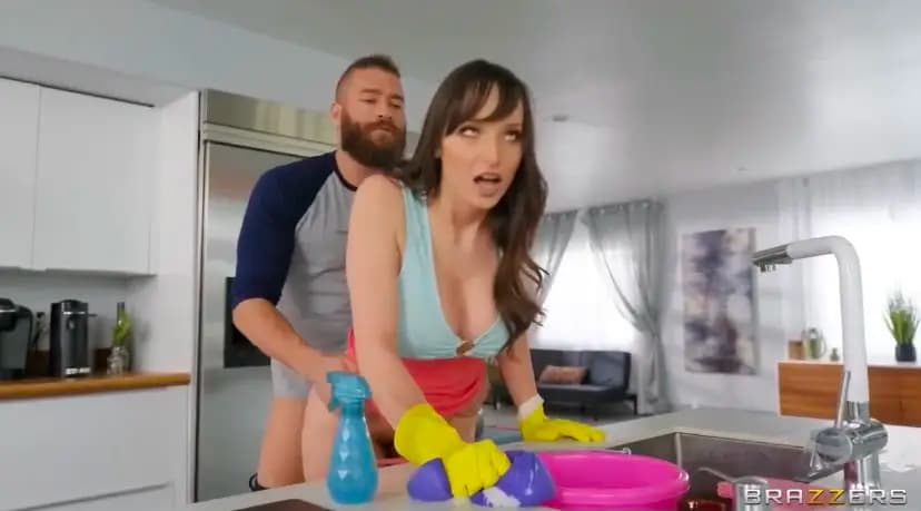 [Brazzers] Lexi Luna - A Quickie While She Cleans - Klasik doeda porno ve hdabla izle listelerinin popüler videosu